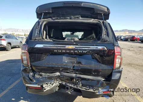 2022 Chevrolet Suburban C1500 Lt z USA, uszkodzony, nr VIN 1GNSCCKD9NR147834